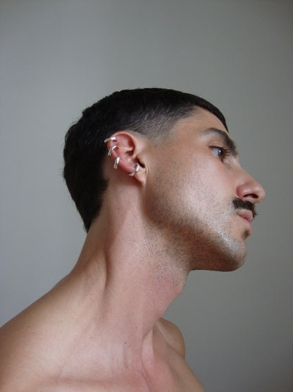 Wave Earcuff getragen