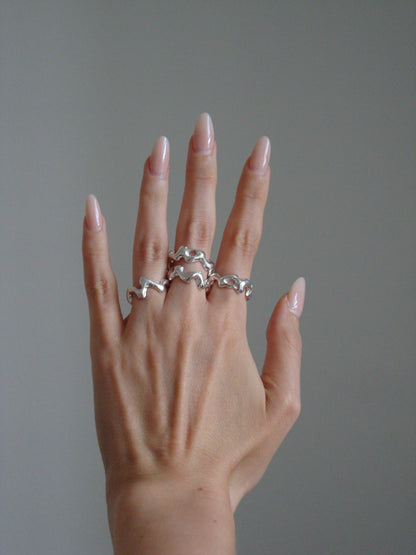 Relic Ring 01 getragen